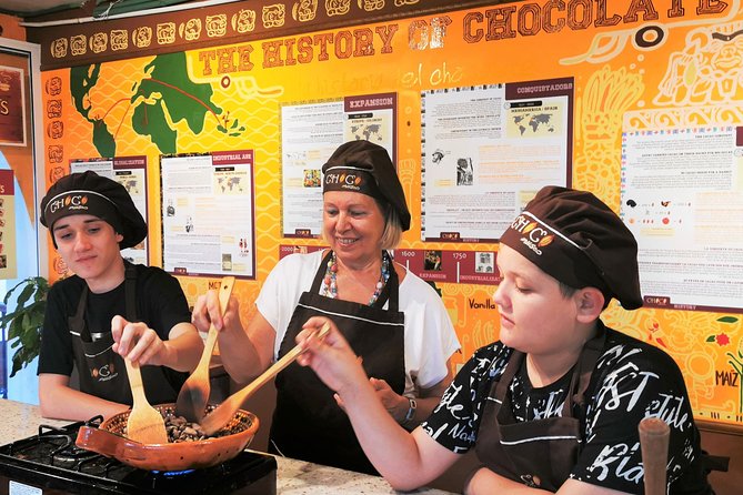 Bean to Bar Chocolate Workshop in Puerto Vallarta - Tasting cacao in several forms