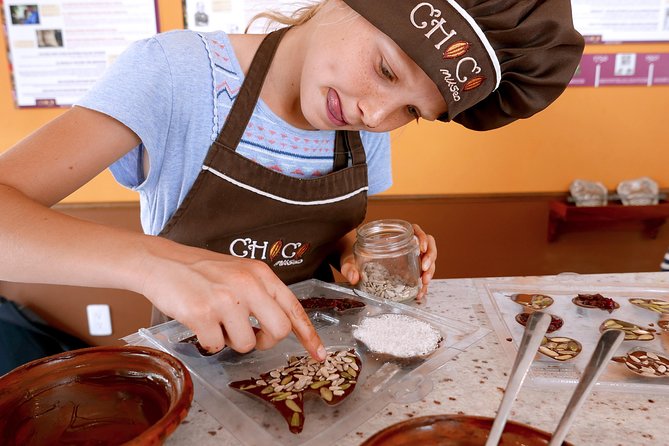 Bean to Bar Chocolate Workshop in Puerto Vallarta - Heat, seating, and other practical details