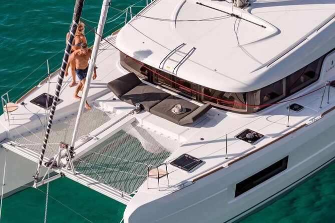 Brand New Sea Ray 250 – Private Luxury Boat in Puerto Vallarta - Key points at a glance