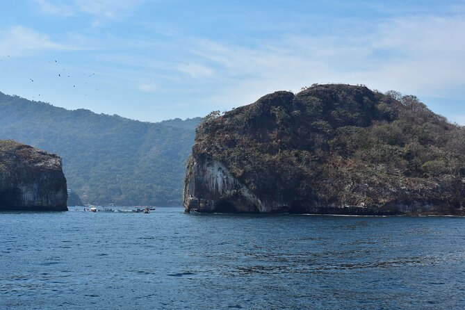 Catamaran Tour to the Arches, Playa las Animas, Snorkeling and more - Los Arcos de Mismaloya: the strongest part of the day