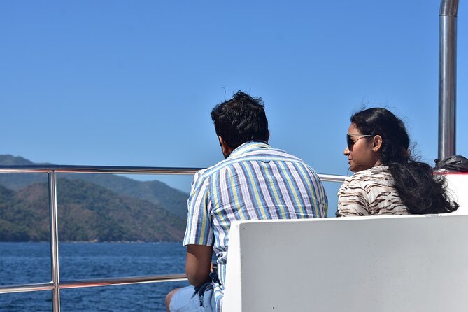 Catamaran Yelapa Beach Tour with Snorkeling, Food and Open Bar - Majahuitas: Beautiful Water, Short Activity Window