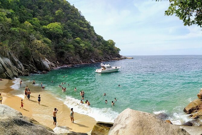 City Tour Express in Puerto Vallarta and Paradise Beaches - From Boca de Tomatlán to the beach by water taxi