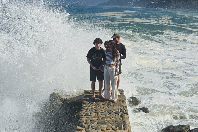 Coastal and Jungle Hiking Tour along 6 Beaches of Puerto Vallarta - Playa Colomitos and the first serious steps