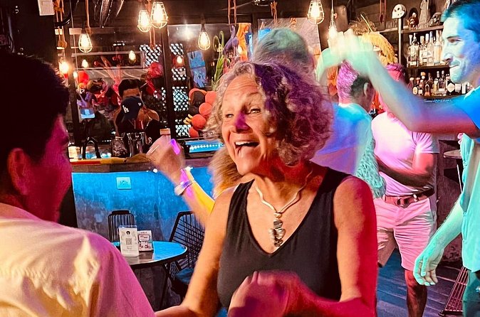 Dance Lessons and Cocktails in a Mexican Cantina - Is the small group really an advantage?