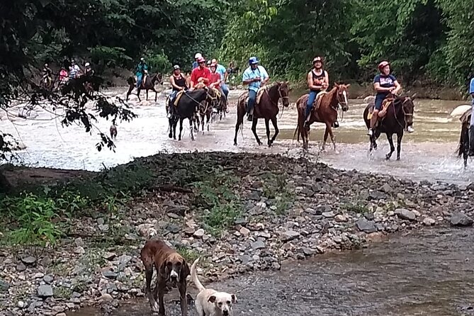Experience 3 in 1 - Horse Riding, Zipline & ATV Shared - Horseback riding toward Las Palmas
