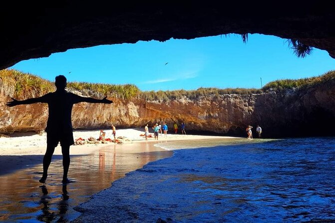 Guaranteed Hidden Beach • Private Tour • Punta Mita - Leaving Punta Mita for the Marietas Islands