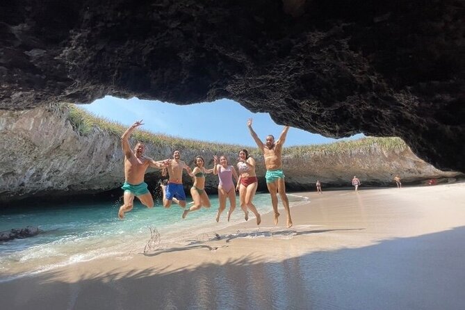 Guaranteed Hidden Beach • Private Tour • Punta Mita - Timing, equipment, and island rules