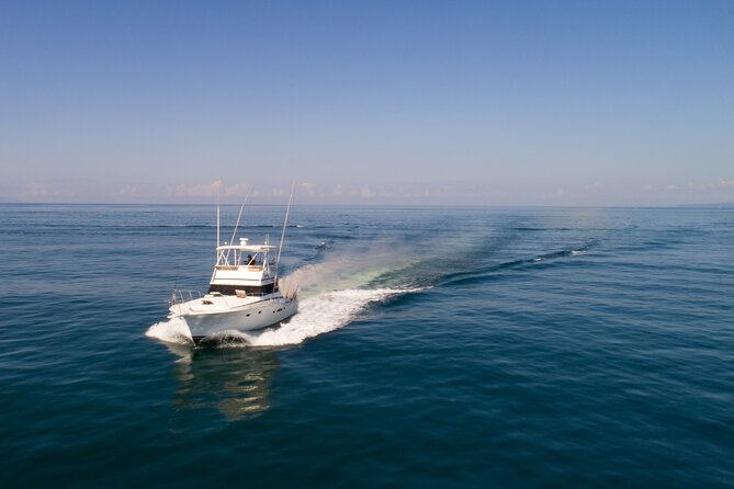 Hatteras 42-44' Classic Yachts in Puerto & Nuevo Vallarta - A private Hatteras day on Banderas Bay