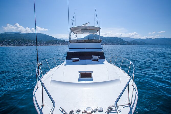 Hatteras 42-44' Classic Yachts in Puerto & Nuevo Vallarta - The Hatteras boats and comfort aboard
