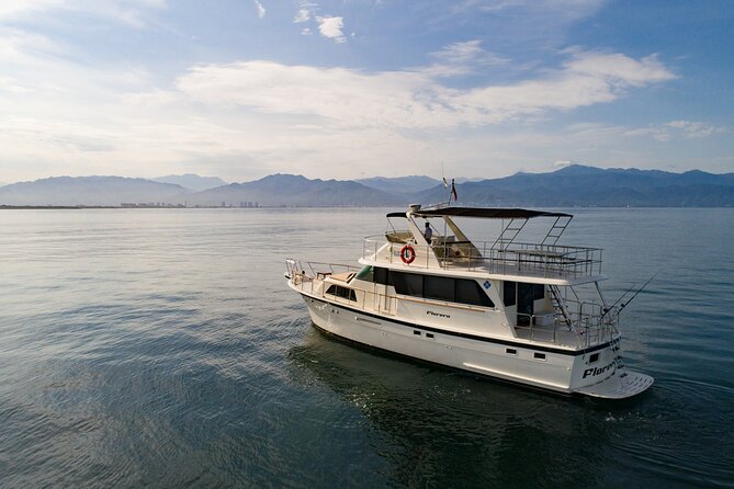 Hatteras 58-61' Luxury Yacht in Puerto Vallarta & Nuevo Nayarit - What the day on Banderas Bay feels like