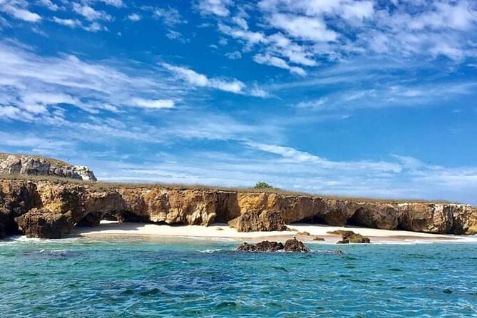 Hidden Beach - Marietas Islands - Around the two Marietas Islands by boat