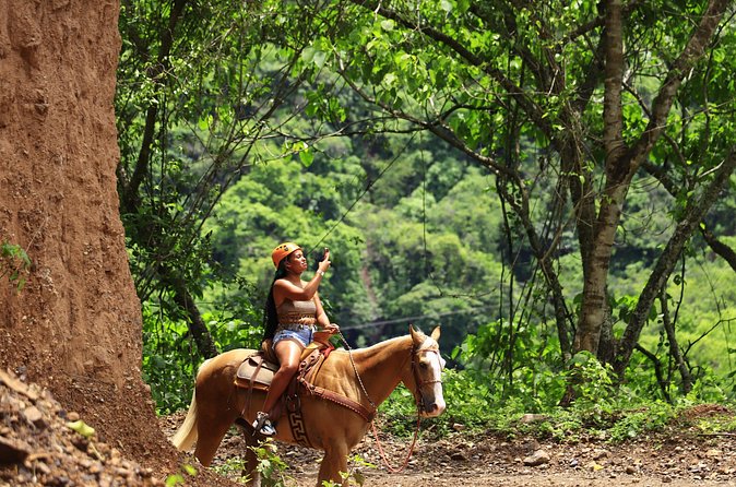 Horseback riding in the mountains of Puerto Vallarta - What is included, and what you still pay for