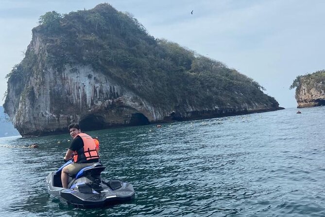 Jet Ski Jet Ski Rental in Puerto Vallarta - Leaving Flamingos Beach on a two-person jet ski