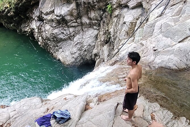 Jungle hike to palo maria Waterfalls - Taking the bus from the Romantic Zone