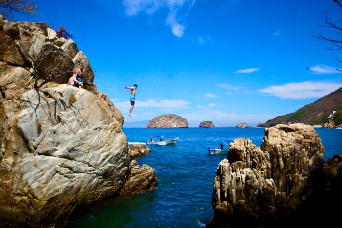Los Arcos 5 islands Snorkeling Cliff Jumping and Hidden Beach - Mismaloya brings the local setting