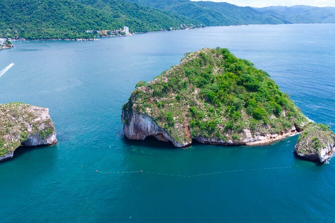 Los Arcos Snorkeling & 5 Island Adventure - The welcome briefing keeps the start simple