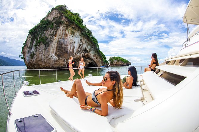 Luxury Yacht & Snorkel with All inclusive Open bar and lunch - Majahuitas is the calm center of the day