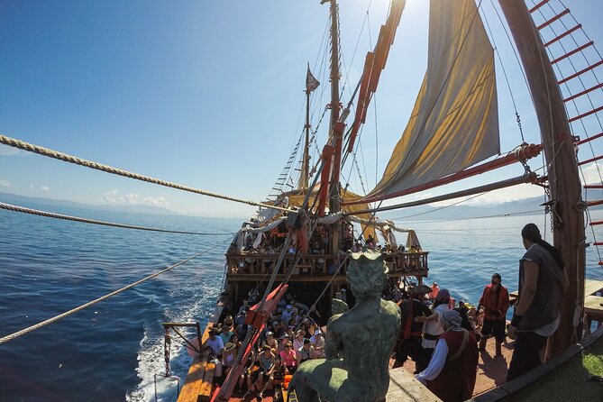 Pirate Ship Premium Dinner Cruise with Show - Dinner choices that cover special diets