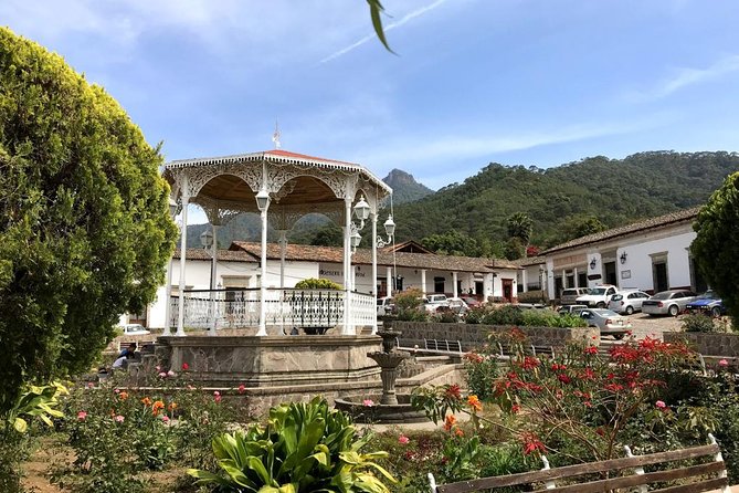 Private San Sebastian del Oeste Tour - A local lunch at your own pace