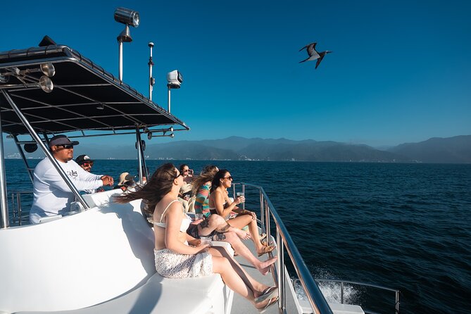 Private Yacht Charter Chica Fun 6 waterslides in Puerto Vallarta - The open bar and snacks: what all-inclusive means here