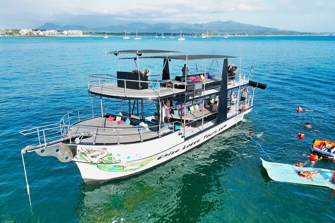 Private Yacht Charter ChicaFUN 2 Waterslides All Inclusive - Cruising Puerto Vallarta and Bahia de Banderas
