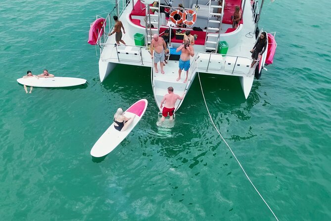 Private Yacht Charter ChicaFUN 3 Waterslides All Inclusive - Meeting points and planning details