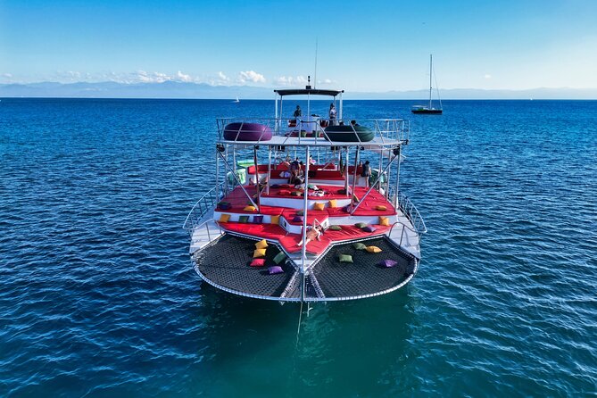 Private Yacht Charter on ChicaFun 1 Waterslides all inclusive - Drinks, snacks, and the crew’s birthday service