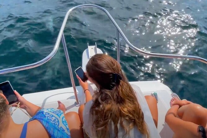 Private Yacht, Sightseeing, Snorkeling and Private beaches - A boat set up for easy group time