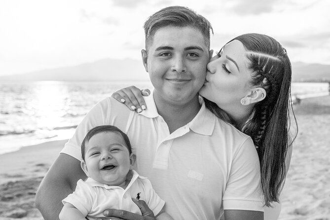 Professional photographer - Puerto Vallarta - Nuevo Vallarta, photo session - What the session feels like from arrival to delivery
