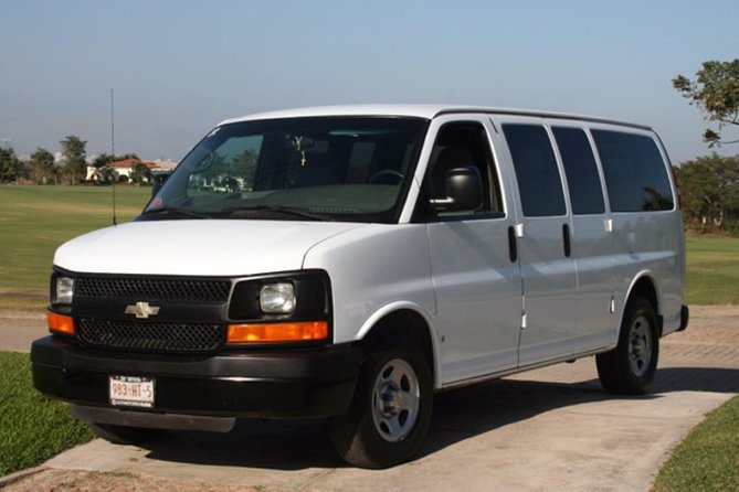 Puerto Vallarta Airport-Hotel Shuttle Transportation - Finding the pickup point at PVR