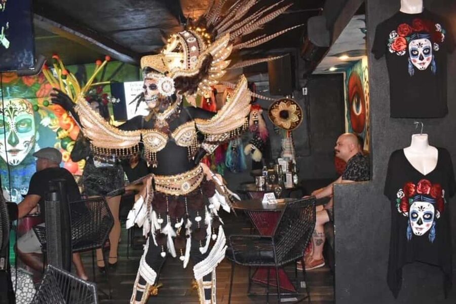 Puerto Vallarta: Cabaret Show with Cocktails & Costumes - Key things to know