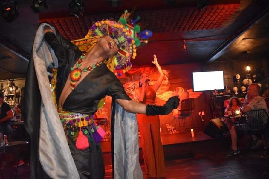 Puerto Vallarta: Cabaret Show with Cocktails & Costumes - Why the setting matters in Puerto Vallarta