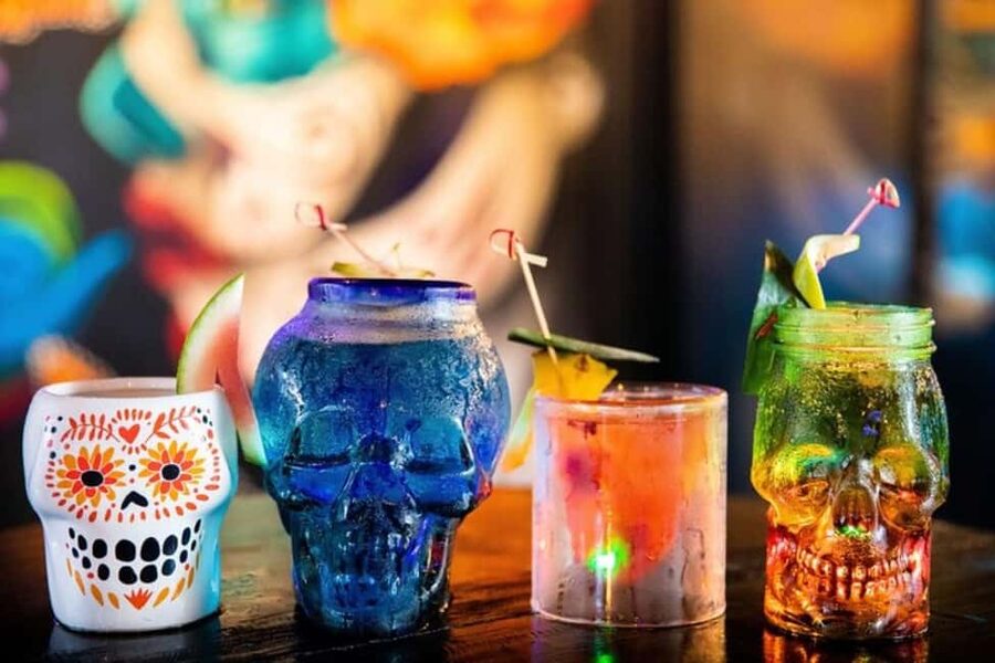 Puerto Vallarta: Cabaret Show with Cocktails & Costumes - Who will enjoy this most