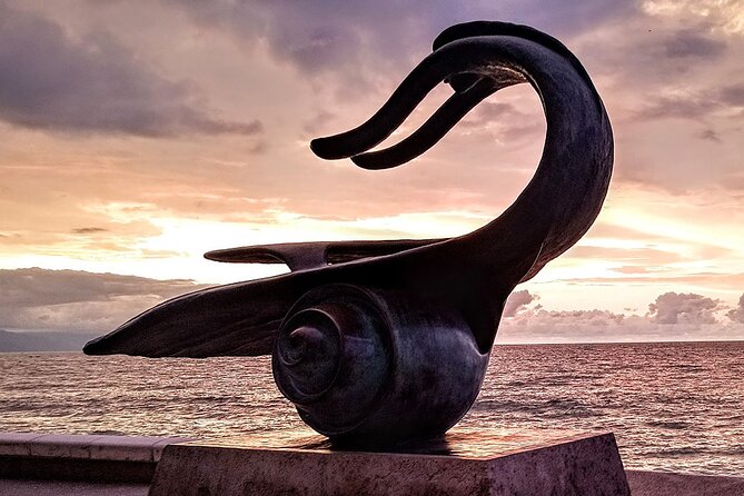 Puerto Vallarta Historical El Centro: A Self-Guided Audio Tour - Villa Leonarda and the Elizabeth Taylor connection