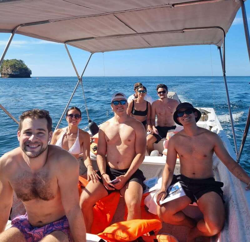 Puerto Vallarta: Los Arcos Islands Boat Tour and Snorkeling - Who should book this Los Arcos tour