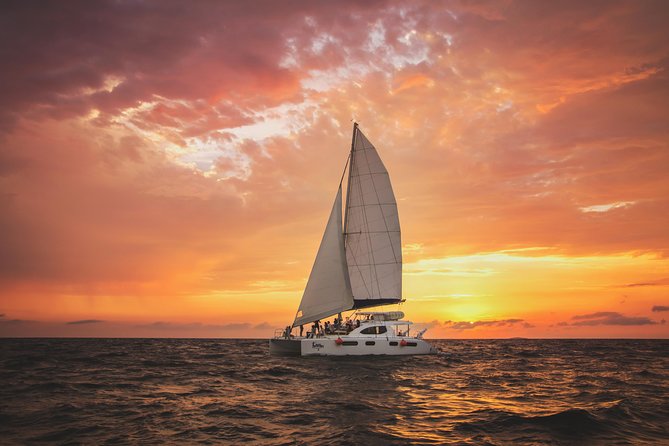 Puerto Vallarta, Luxury Sunset Sailing - Sailing across Banderas Bay
