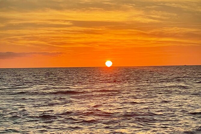 Puerto Vallarta: Luxury Yacht Sunset Cruise with Premium Open Bar - Drinks, wine, and food during the cruise