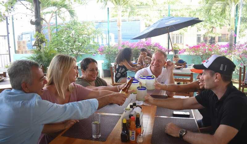 Puerto Vallarta: Versalles at Night Gastro Tour & Cocktails - Miel and the value of a strong local guide