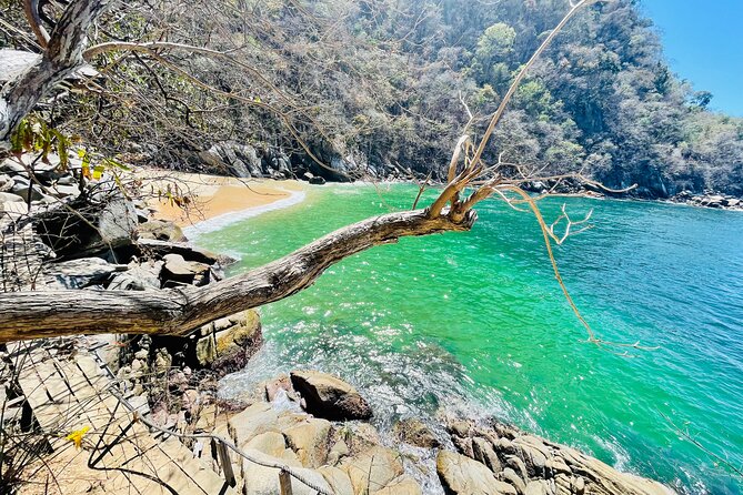 Remote Hidden Beaches Hike of South Shore (Puerto Vallarta) - The coastal trail toward Las Ánimas
