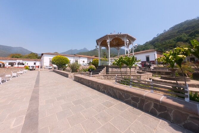San Sebastian Tour - Shopping stops, bakeries, and uneven extras