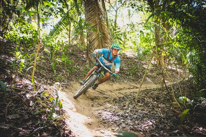 SINGLETRACK MOUNTAIN BIKE - Guided through the jungle - Choosing between Punta Sayulita and Malpaso