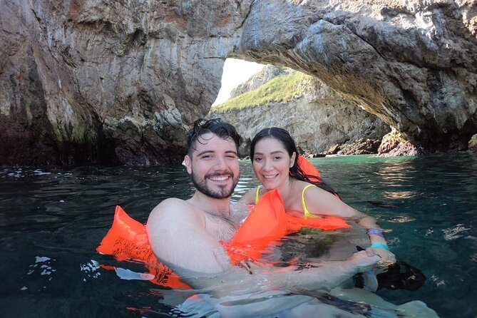 Snorkel & Playa nopalera • Small Group Tour • Punta Mita - A short boat ride from Punta Mita to the Marietas Islands