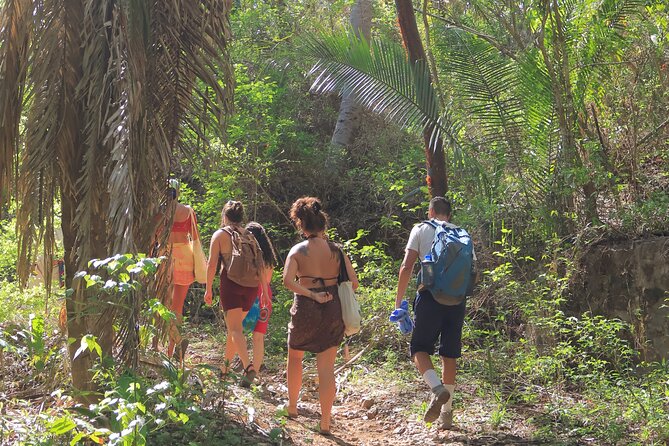 Sunset Hike to a secluded Beach + Mexican snack - The Quiet Beach with Black-and-Yellow Sand