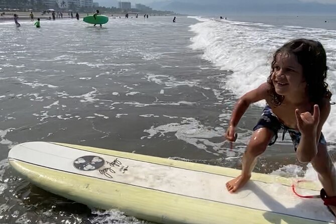 Surf classes in Puerto Vallarta with local instructors - From Puerto Vallarta to Villa Varadero
