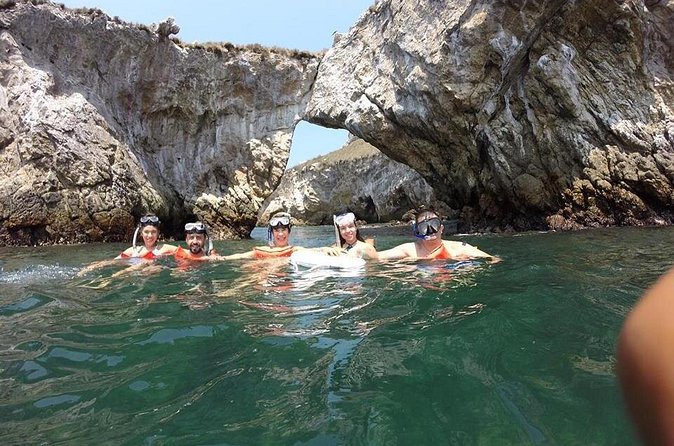 Tour islands Marietas Snorkeling and Nopalera Beach - Watching for blue-footed ducks