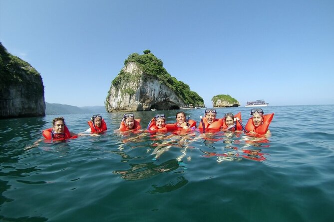 Tour Yelapas and Mahahuitas in Catamaran with Lunch and Open Bar! - Majahuitas Beach Club and the quieter second stop